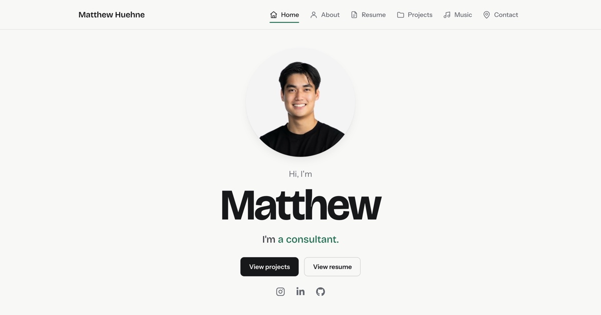 Personal portfolio homepage with introduction and portrait